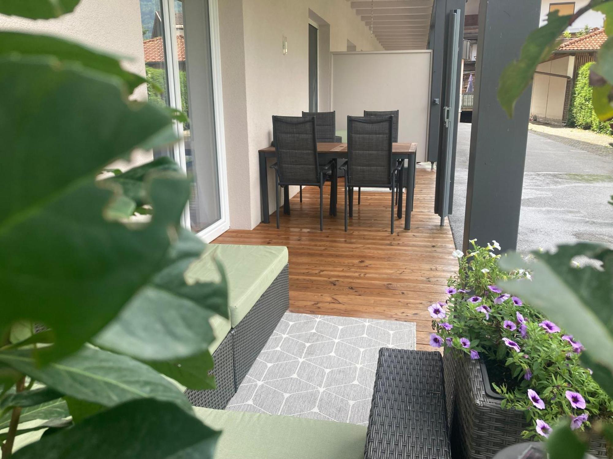 Alpenluxus Presents Design - Terrace & Car Park