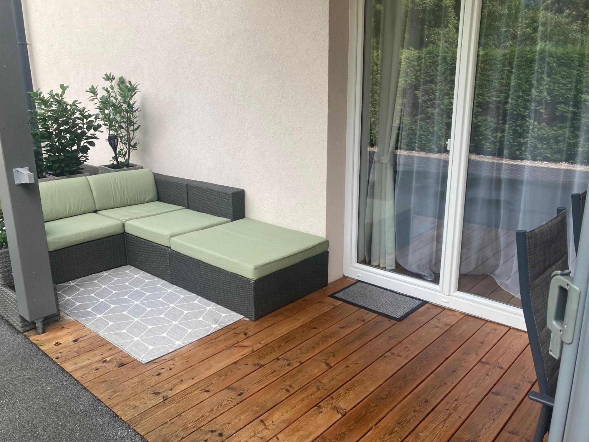 Alpenluxus Presents Design - Terrace & Car Park Apartment *