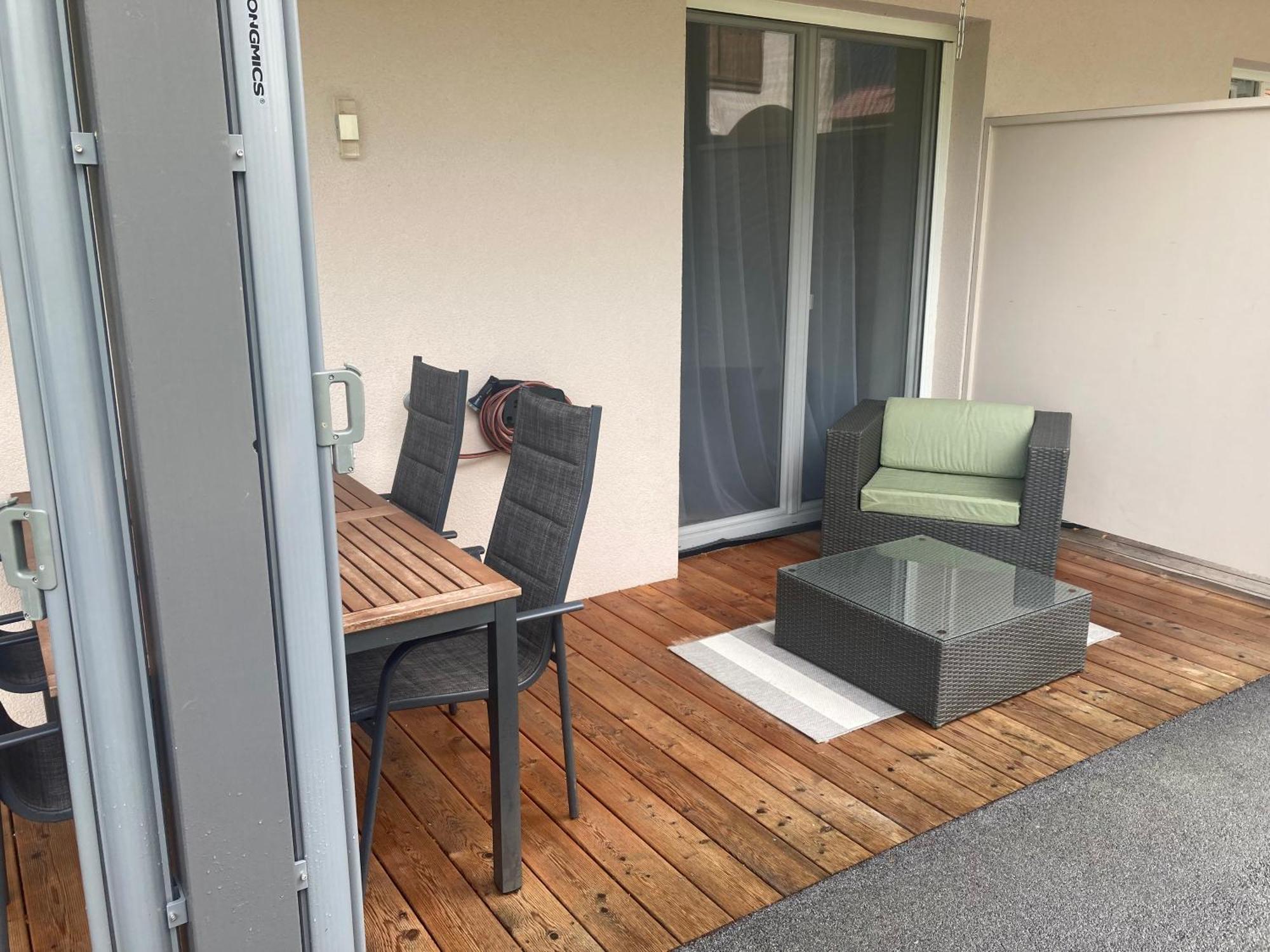 Alpenluxus Presents Design - Terrace & Car Park *