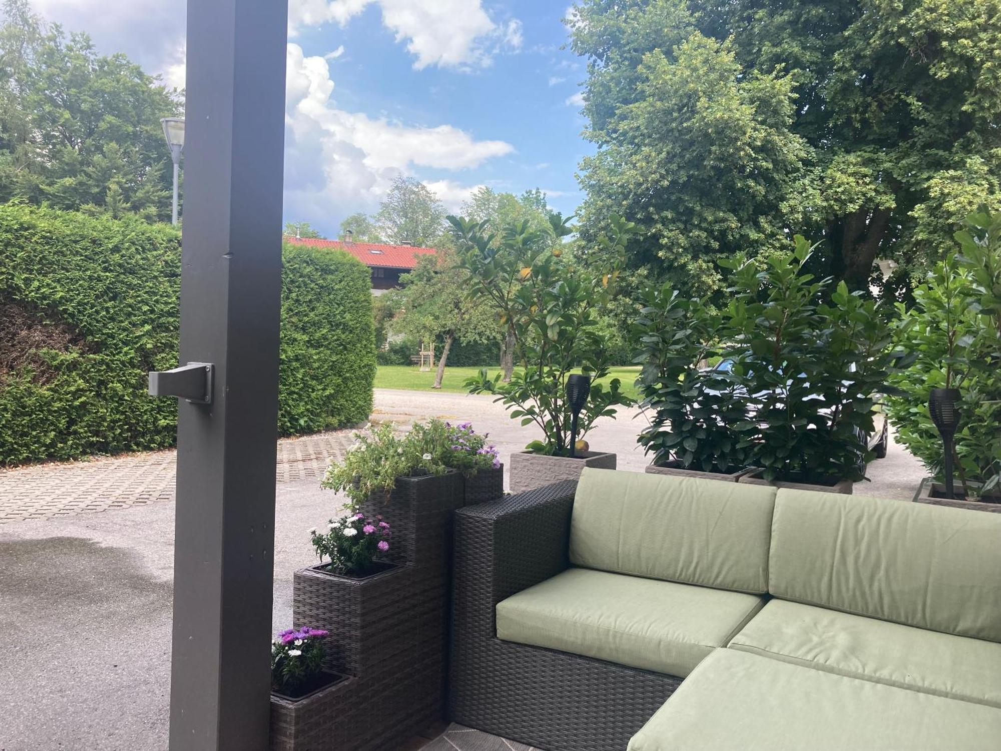 Alpenluxus Presents Design - Terrace & Car Park